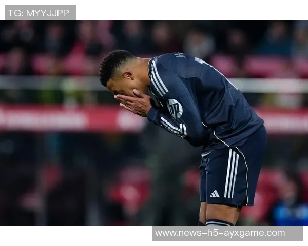 马卡报道伊斯科因伤病问题仍未能回归伯纳乌参加皇马比赛